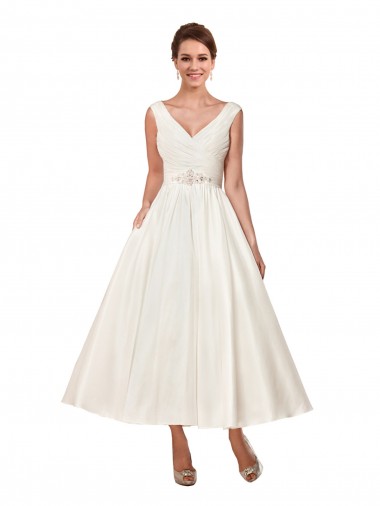 Magasins de Ivoire Trapèze Col V Satiné Robes de mariée