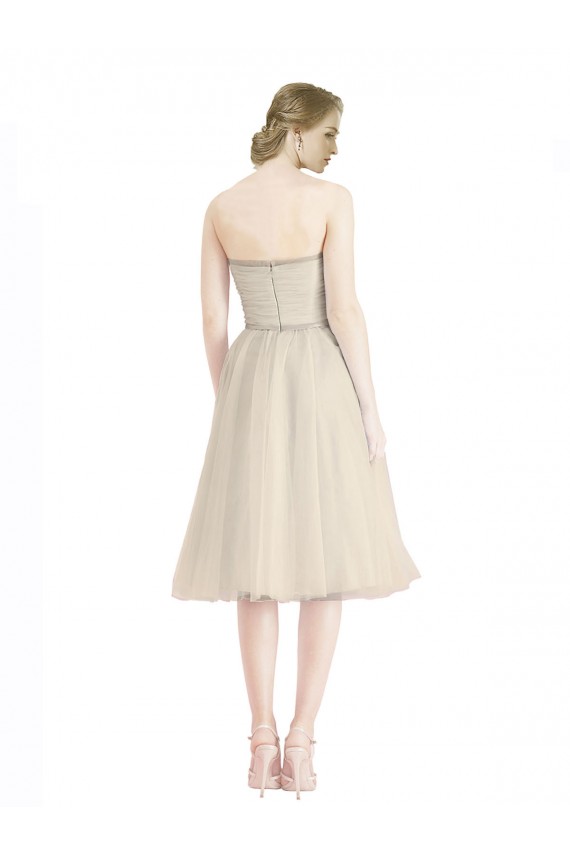 Magasins de Trapèze Sans bretelle Tulle Courte Robes demoiselle d'honneur / Robes de cocktail
